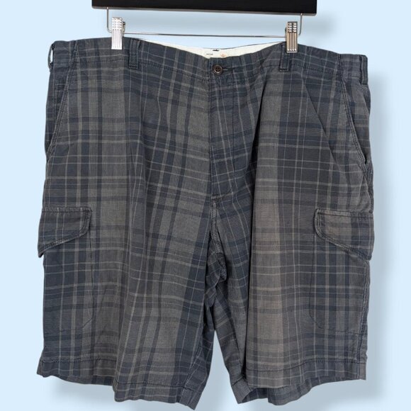 Dockers Dark Plaid Cargo Shorts - Picture 1 of 4